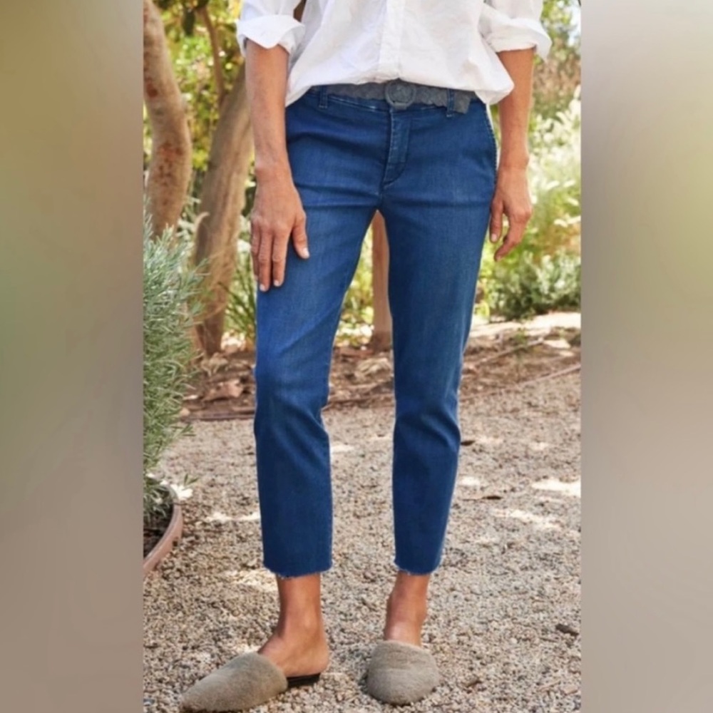 FRANK & EILEEN Wicklow Italian Performance Cropped Denim. Size 10